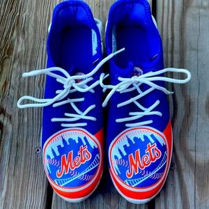 Sneakers men’s size 7, only worn a few times